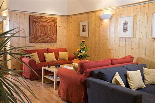Charles Sander Hotel
